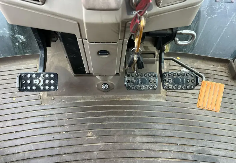 2010 John Deere 7330 photo 38