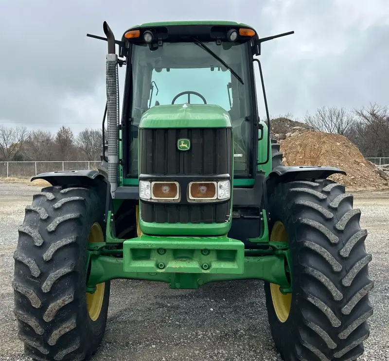 2010 John Deere 7330 photo 2
