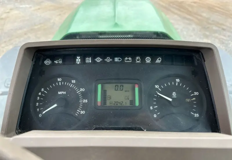 2010 John Deere 7330 photo 30