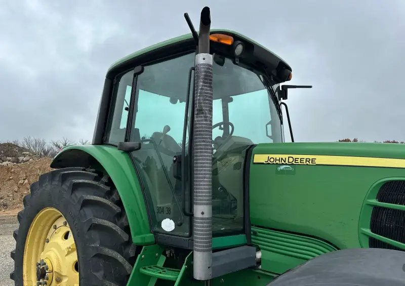 2010 John Deere 7330 photo 10