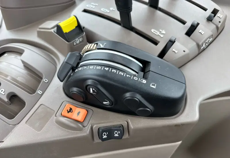 2022 John Deere 6155M photo 49