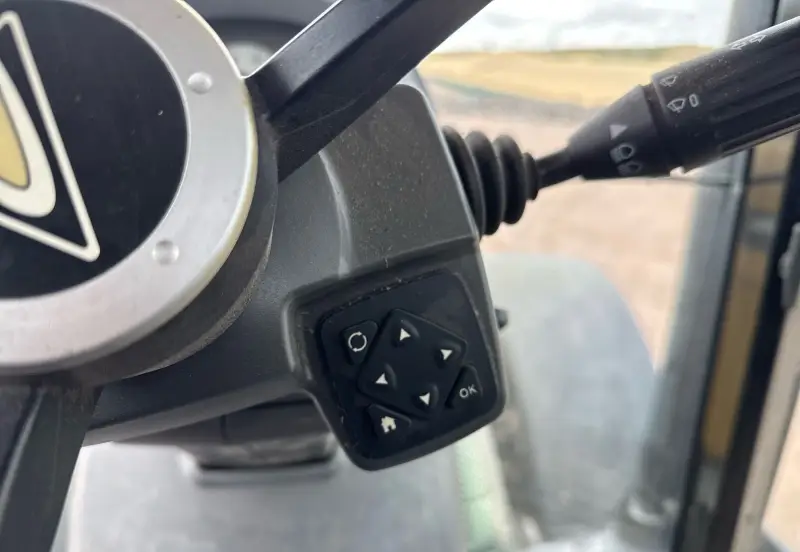 2016 Challenger MT675E photo 29