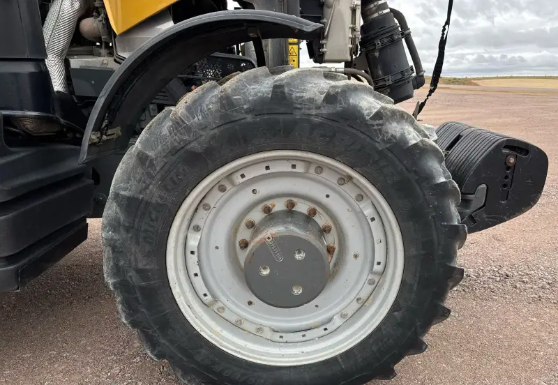 2016 Challenger MT675E photo 50