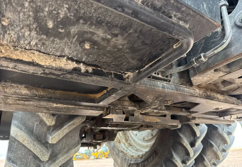 2016 Challenger MT675E photo 13