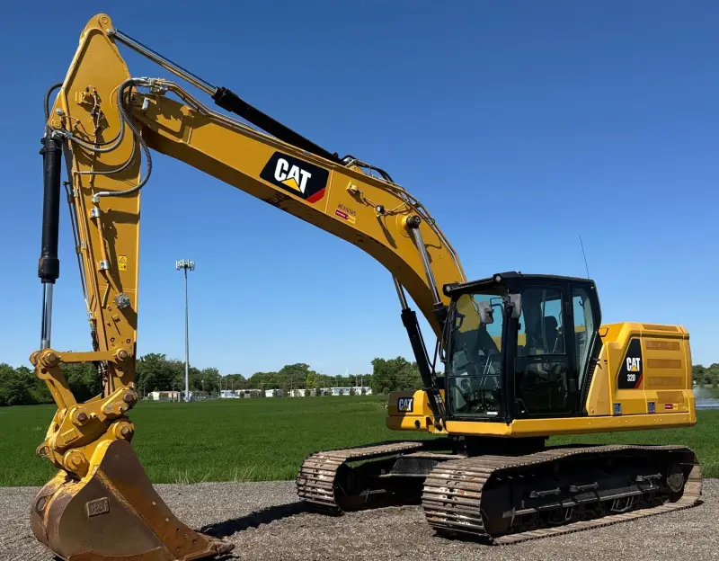 2018 Caterpillar 320 photo 1