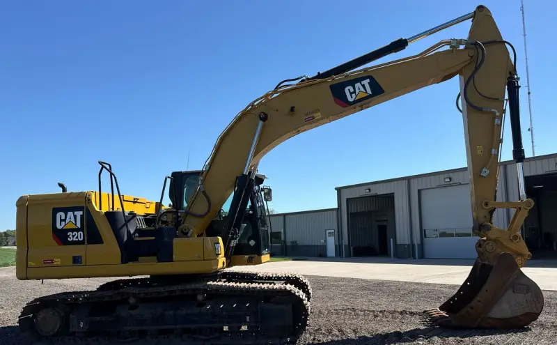 2018 Caterpillar 320 photo 3