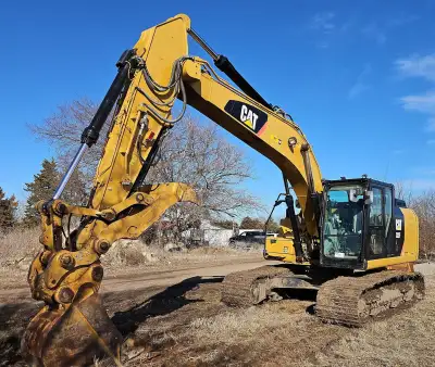 2016 Caterpillar 323FL