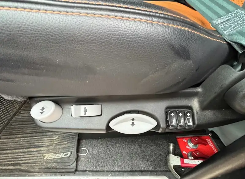 2023 Kenworth T680 photo 15