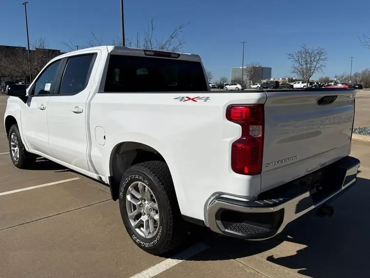 2023 Chevrolet Silverado 1500 photo 7