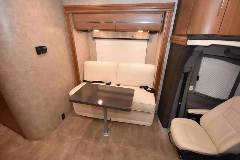 2014 Winnebago View 24V photo 26