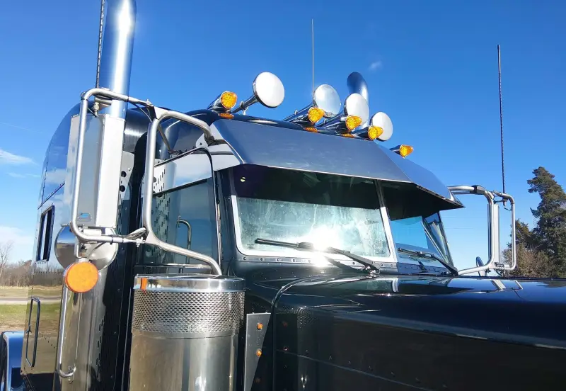 2022 Peterbilt 389 photo 14